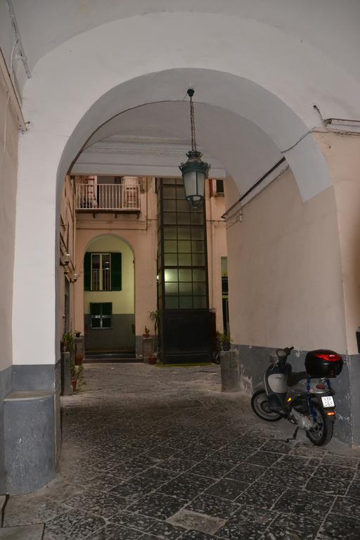 مبيت وإفطار Napoli Pietrasanta Lt المظهر الخارجي الصورة